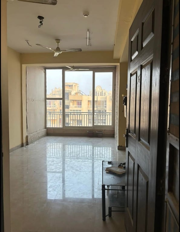 2BHK in Greater Noida thumbnail 4