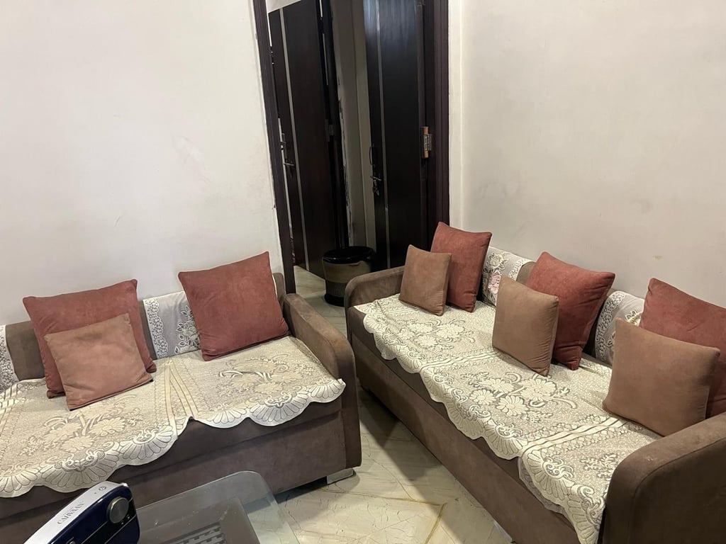 2 BHK in Rohini sec 8 thumbnail 1