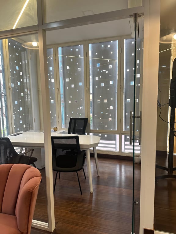 Office space thumbnail 13