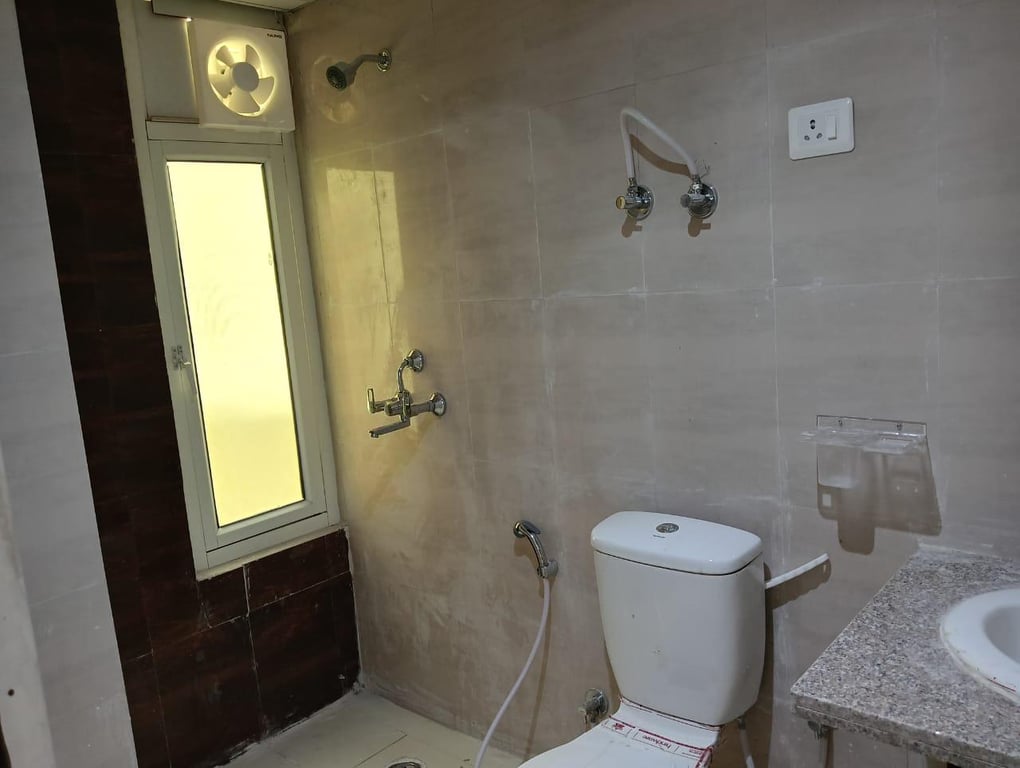 3BHK Flat for Rent in Mahagun Mantra 2, Noida Extension – 1150 SQFT thumbnail 2