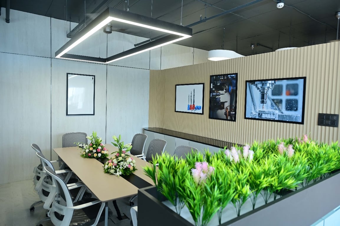 Luxurious office space for long lease thumbnail 7