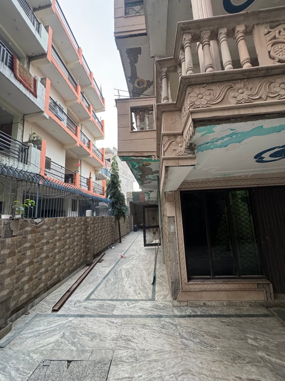 1rk room set in Noida sector 51 thumbnail 6