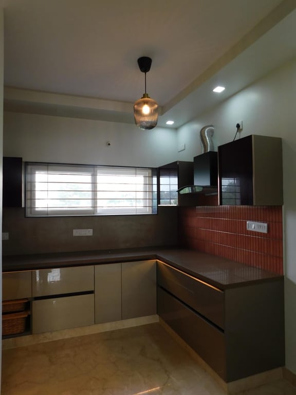7BHK Independent House for Sale – Shubenclave, Harlur Main Road, Bengaluru thumbnail 3