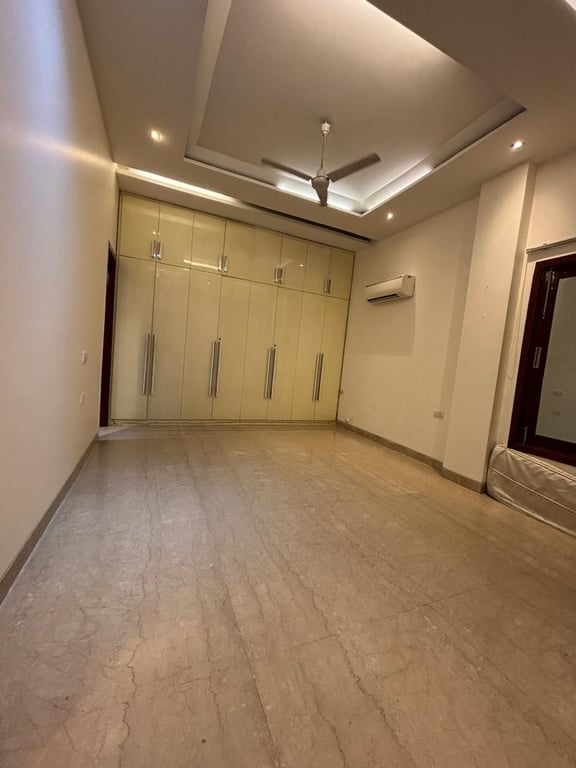 Saket three bhk thumbnail 2