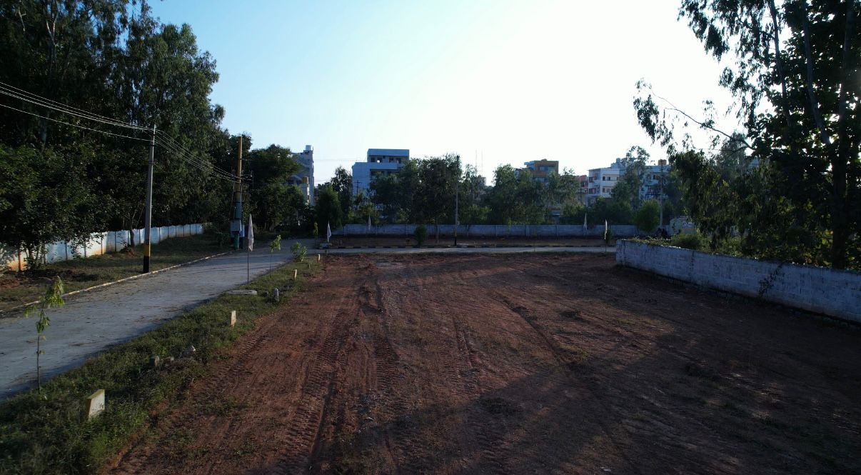 Plot near HCL park thumbnail 7