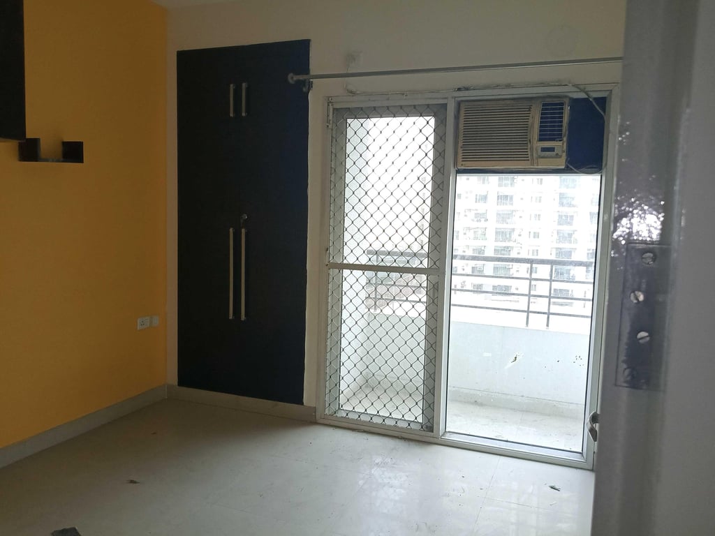 semi furnished apartment ready to move-In. Newly painted and cleaned with igl connection, thumbnail 8