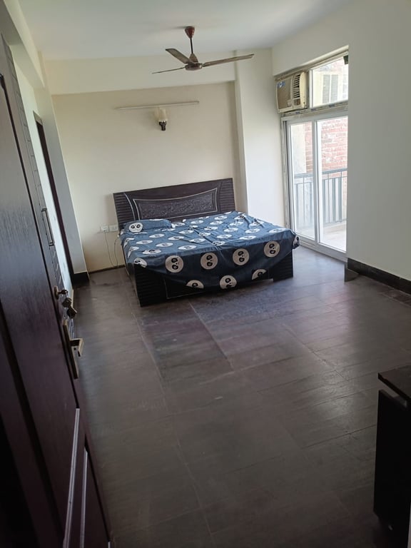 Penthouse at Amrapali Zodiac- Sec-120 Noida 3BHK thumbnail 5