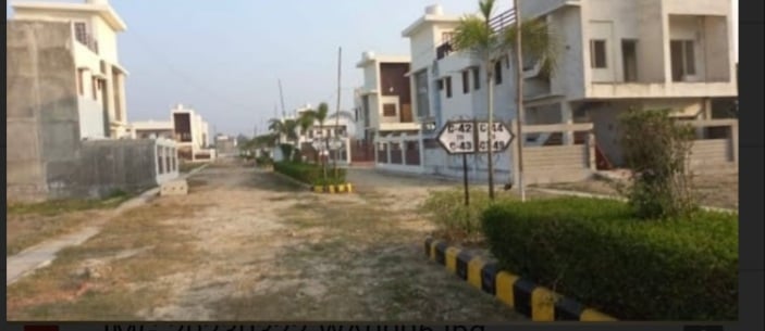 Row house in Gated Society thumbnail 2