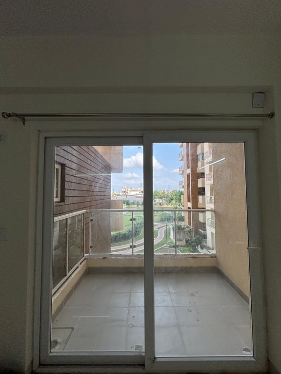 Newly built semi furnished 2BHK flat for rent in eldeco acllaim sohna gurgaon haryana thumbnail 4