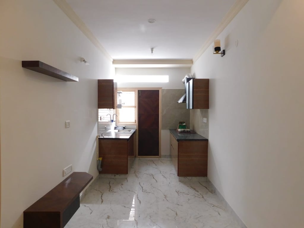 7BHK Independent House for Sale – Shubenclave, Harlur Main Road, Bengaluru thumbnail 16