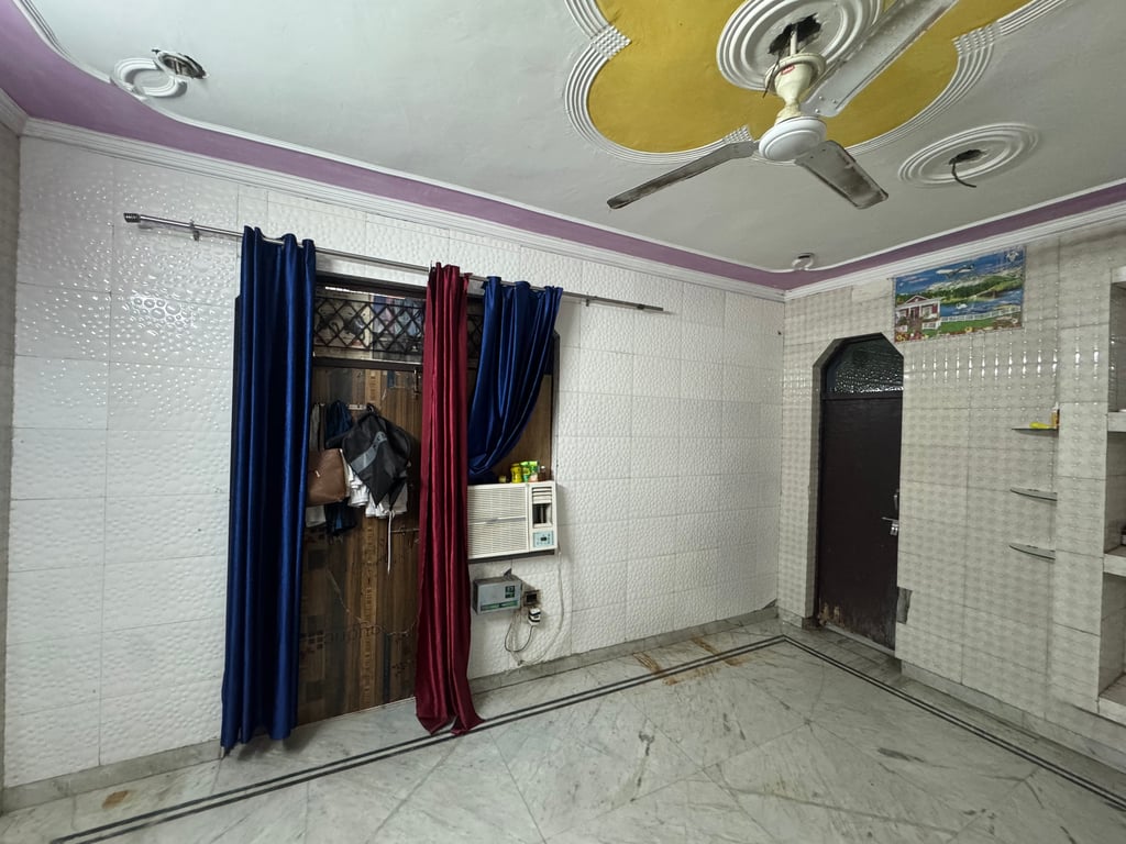 1rk room set in Noida sector 51 - 1