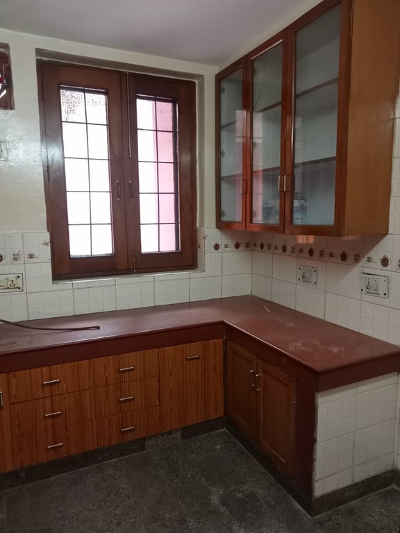 Spacious 1BHK near market thumbnail 13