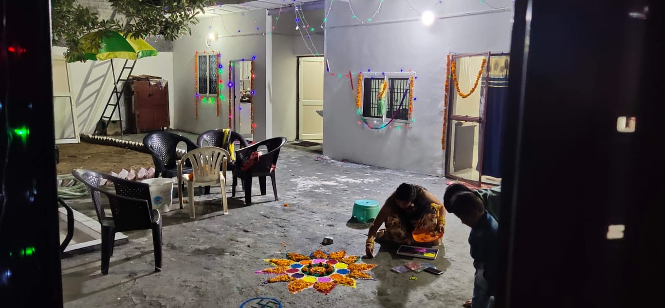 200 gaj plot with 2 Bed room with 2 washroom & kitchen thumbnail 4