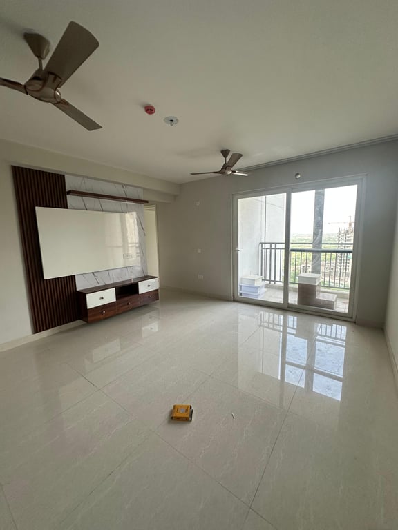 2BHK Flat Available For Rent in Eldeco Live By The Greens ( Noida Sector 150 ) thumbnail 9