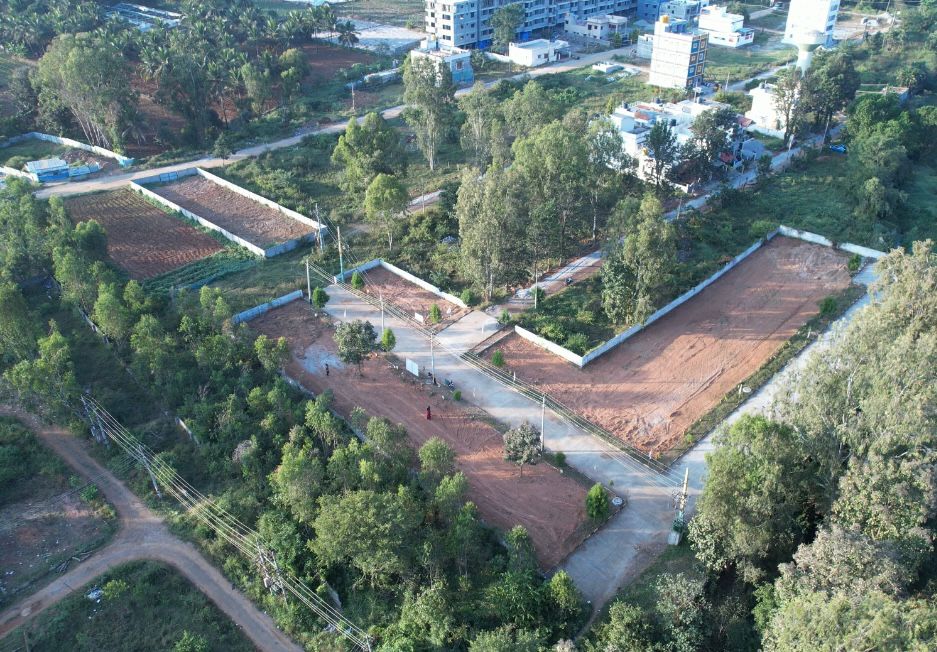 Plot near HCL park thumbnail 1