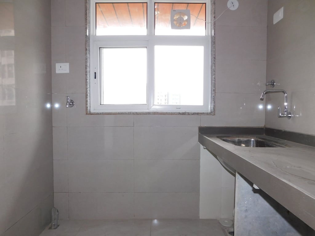 1bhk ready to move flat in chembur east thumbnail 15
