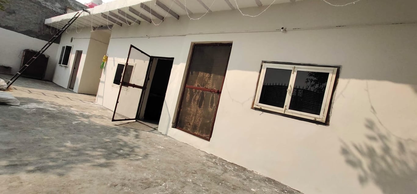 200 gaj plot with 2 Bed room with 2 washroom & kitchen thumbnail 8