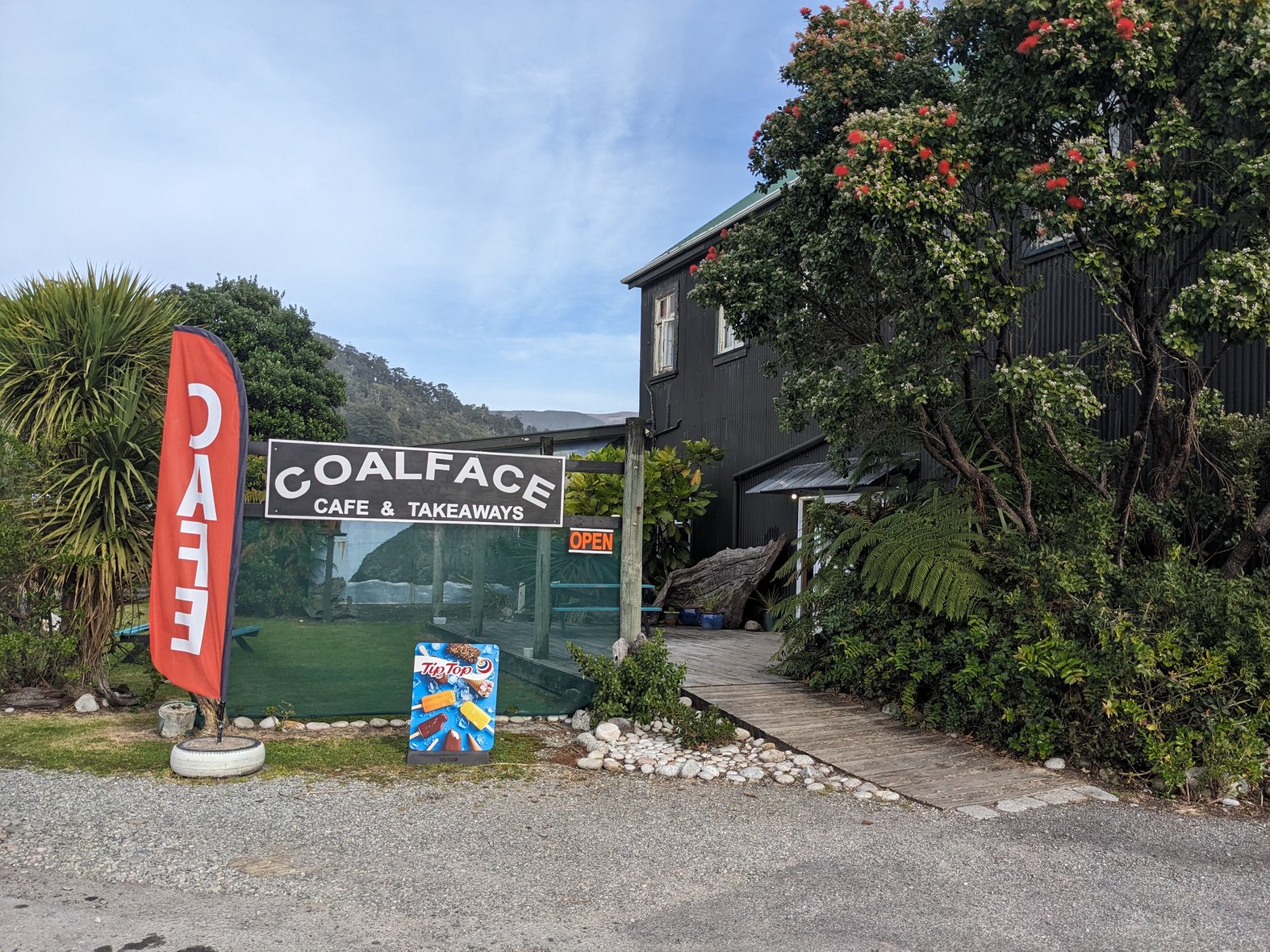 Coalface cafe. Photo by Shanti Mathias.