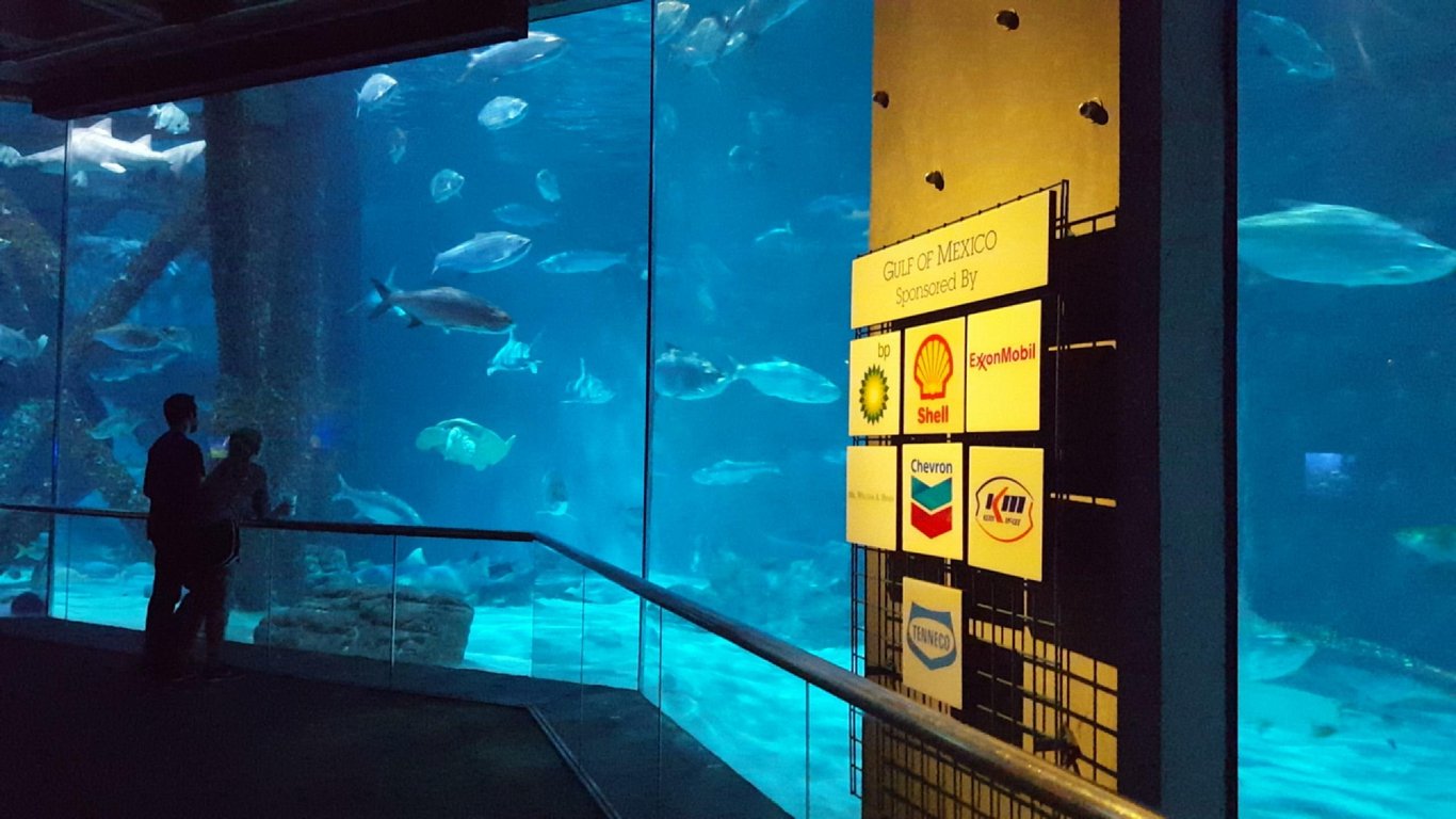 Oil sponsors at New Orleans aquarium