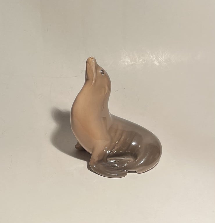 Flot porcelain søløve fra Royal Copenhagen - nr. 011000