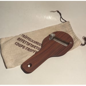 Trøffelhøvl af mørk træ og med bølget klinge - nr. 02011