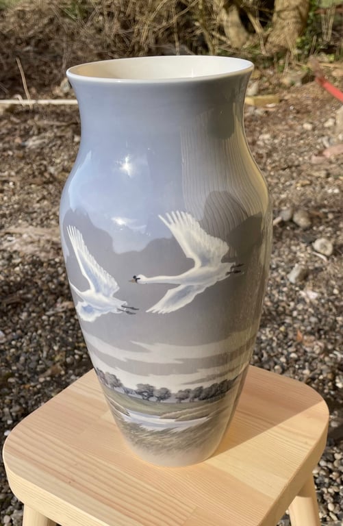Flot porcelænsvase fra Royal Copenhagen - nr. 011201