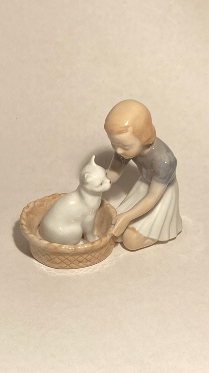 Flot porcelæn figur fra Bing & Grøndahl - nr. 01315