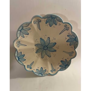Et smukt porcelænsfad med blå blomster motiver - nr. 080100