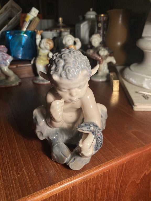 Flot Royal Copenhagen porcelæn pan-figur fra 1960erne- nr. 777111