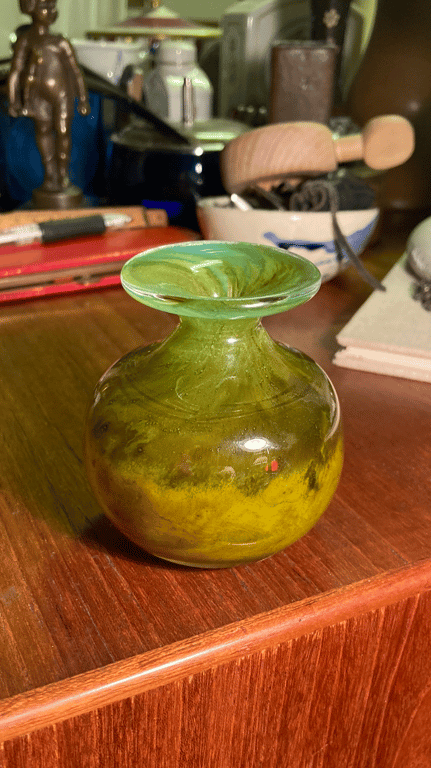 Smuk lille glas vase - nr. 545554158
