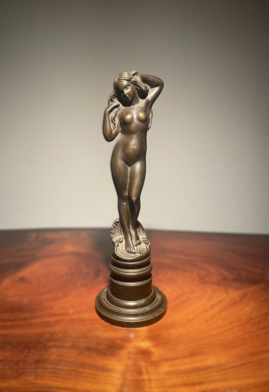 Venus skulptur af patineret bronze - nr. 425450