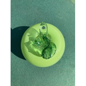 Flot glas æble, signeret AJ - nr. 0451