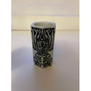 Kantet lysestageholder far Nymølle, design af Bjørn Wiinblad - nr. 60000