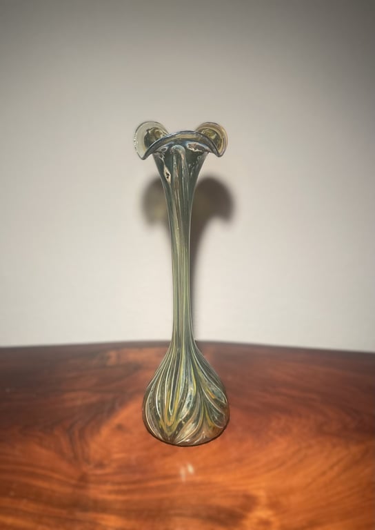 Václav Štěpánek design – Jelzett glasvase i Loetz-stil - nr. 09764439h