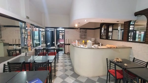 VENTA LOCAL COMERCIAL CON DEPÓSITO EN MONSERRAT — foto 2