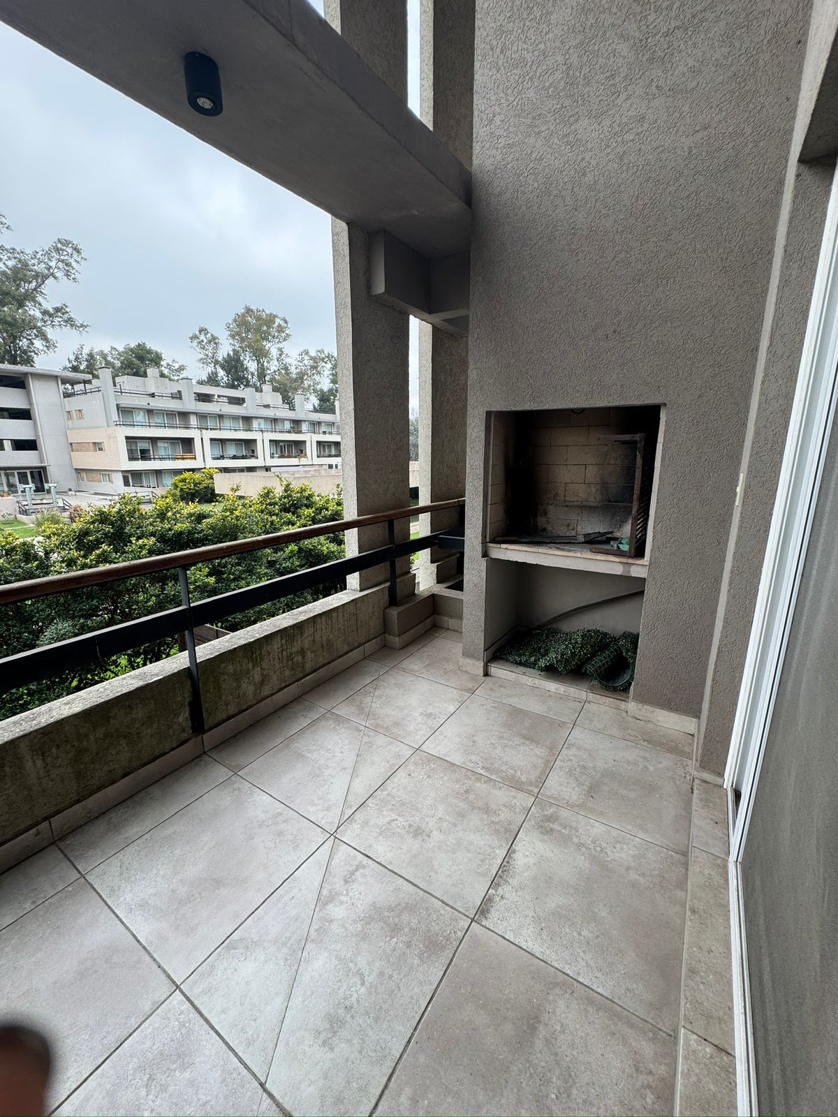 LOFT MODERNO EN  CAMPUS VISTA, PILAR / COCHERA + BALCÓN CON PARRILLA — foto 1