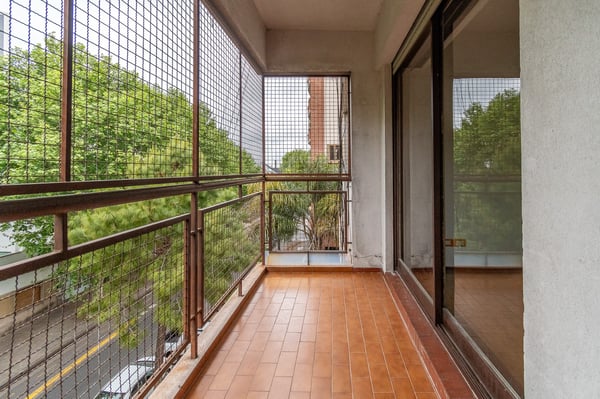 En Venta Departamento de 2 ambientes con balcón y cochera en Liniers — foto 3