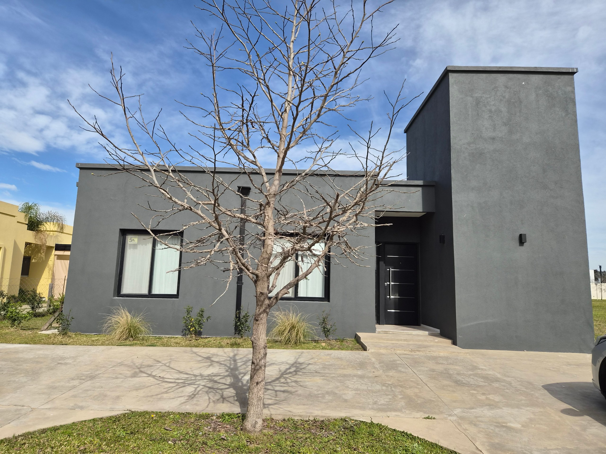 VENTA CASA 3 DORMITORIOS - PILETA - BARRIO EL ALJIBE — foto 1