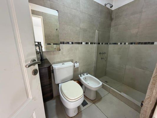ALQUILER DEPARTAMENTO DOS AMBIENTES PILAR CON COCHERA AMUEBLADO — foto 3