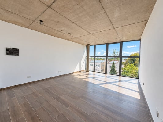 OFICINA EN ALQUILER EN PILAR | VENTANAL DE PISO A TECHO  | MEET PILAR SOBRE PANAMERICANA — foto 4