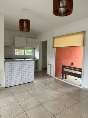 ALQUILER RESIDENCIAL CASA CON PARQUE Y PILETA SIN EXPENSAS — foto 4