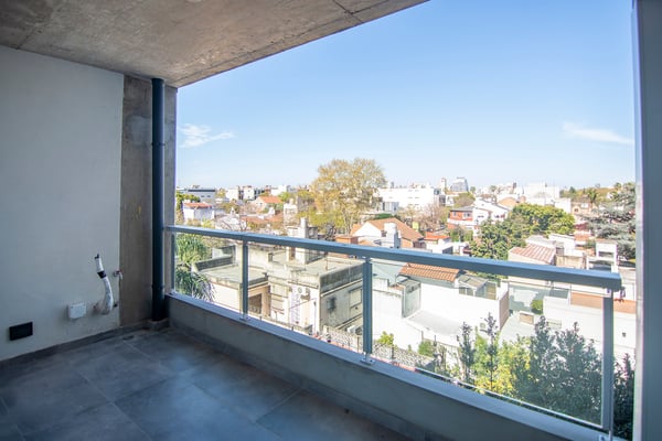 VENTA DEPTO 4 AMBIENTES CON BALCÓN EN 4TO PISO EN DEVOTO — foto 3