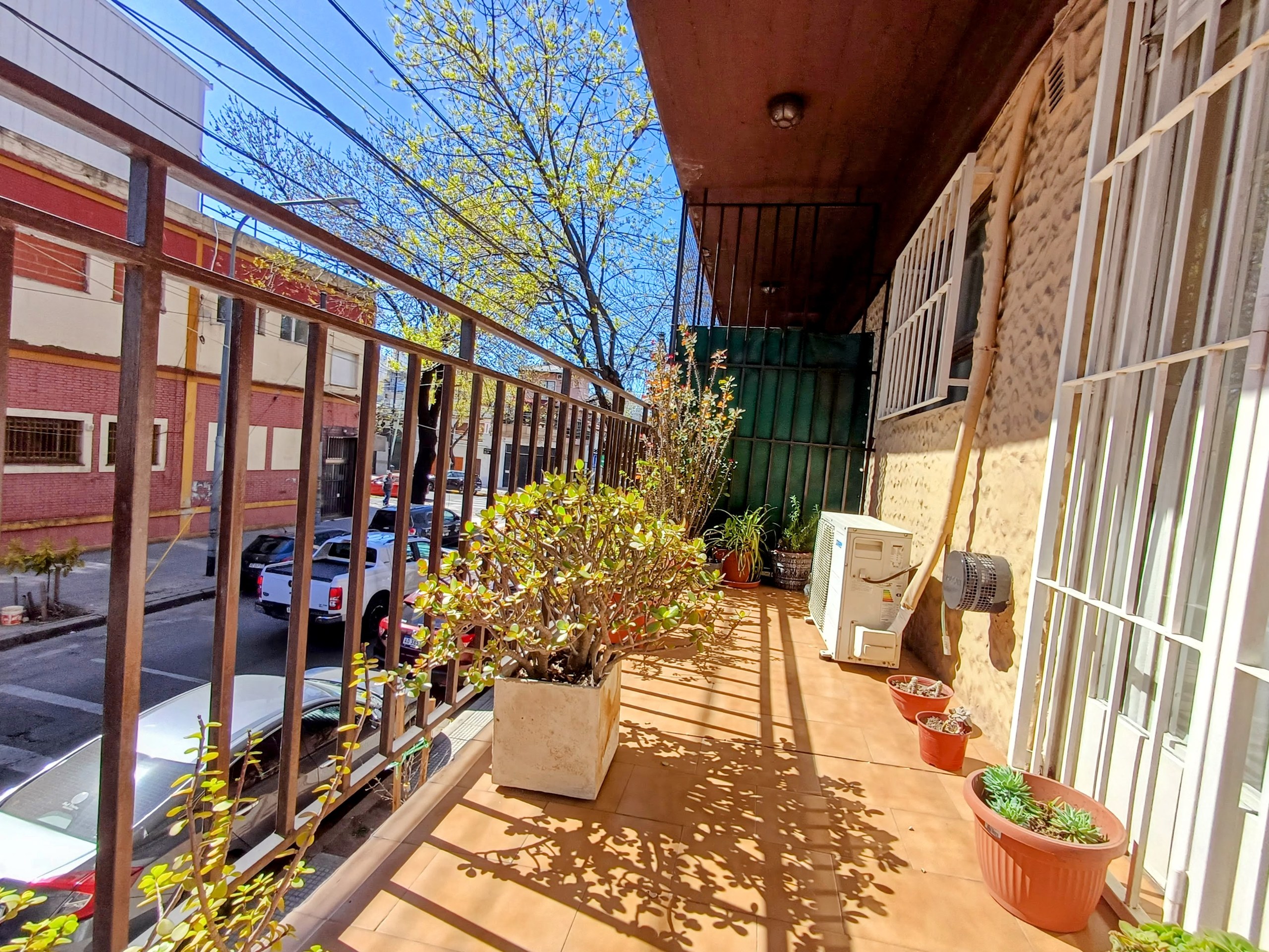 Venta departamento 2 ambientes balcon y patio Mataderos — foto 1