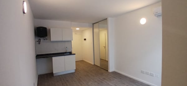 Alquiler departamento  monoambiente 3er piso — foto 5