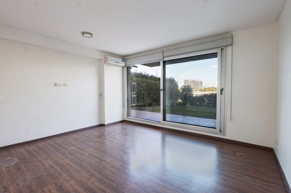 Venta departamento 2 ambientes PB con Jardin Espigon 13. Puerto Escondido. Nordelta — foto 2
