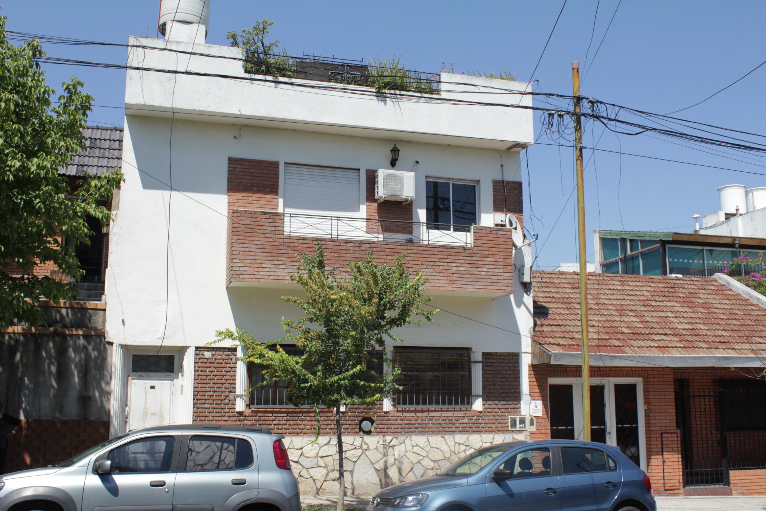 PH 4 AMBIENTES CON PATIO Y TERRAZA — foto 1