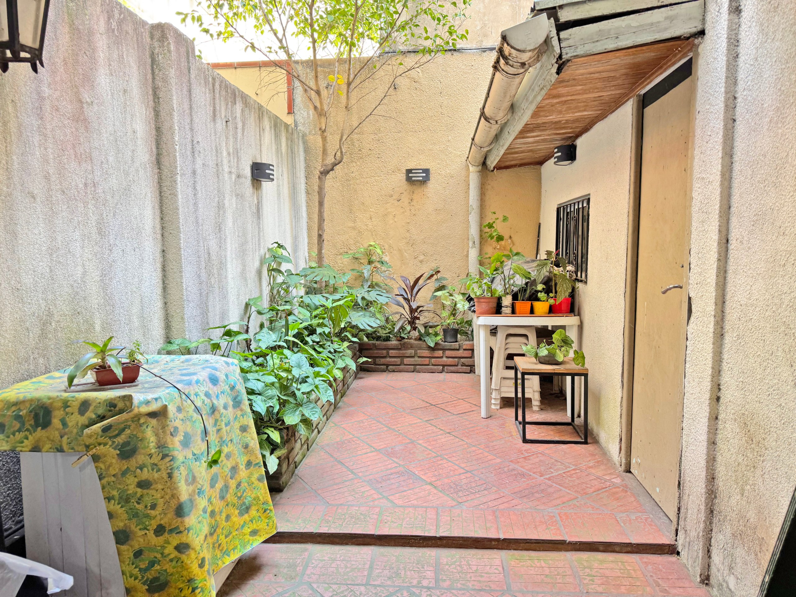 VENTA PH 2 AMBIENTES CON ESTUDIO Y PATIO EN P.B - ALMAGRO — foto 1