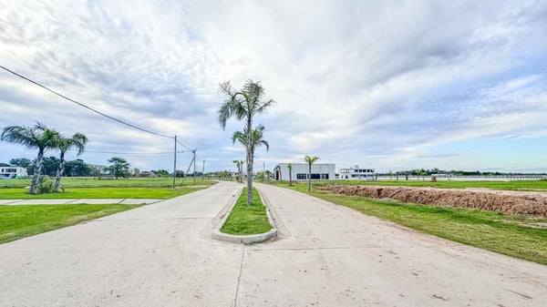 VENTA LOTE 664 M2 CENTRAL LAGOS DE CANNING II — foto 4