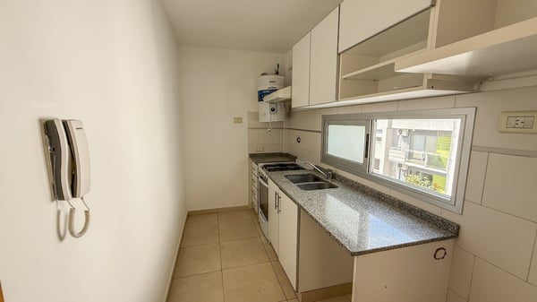 Venta Departamento 2 amb c/ balcon/cochera - Morón — foto 3