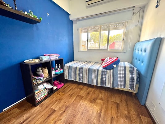 VENTA DEPARTAMENTO SEMIPISO 3 AMB BALCÓN FLORESTA — foto 4